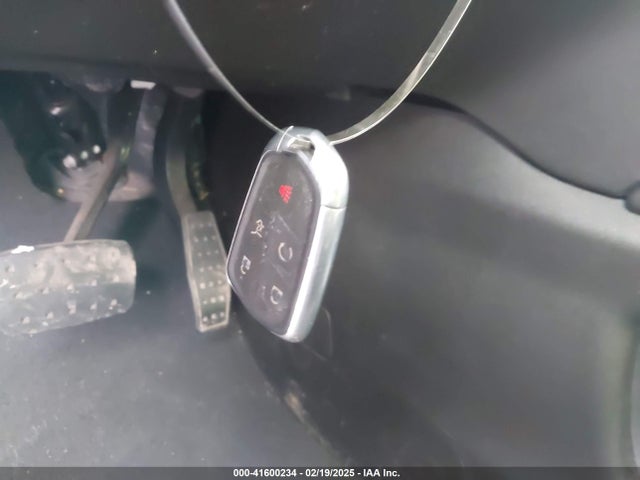 2017 CADILLAC XT5 1GYKNDRS6HZ247580 Photo 10