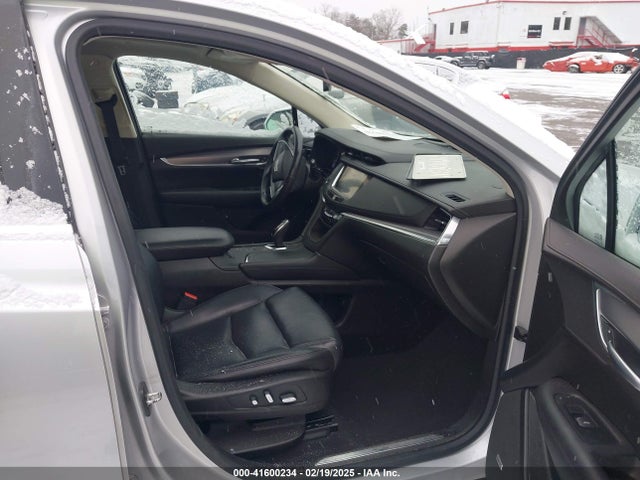 2017 CADILLAC XT5 1GYKNDRS6HZ247580 Photo 4