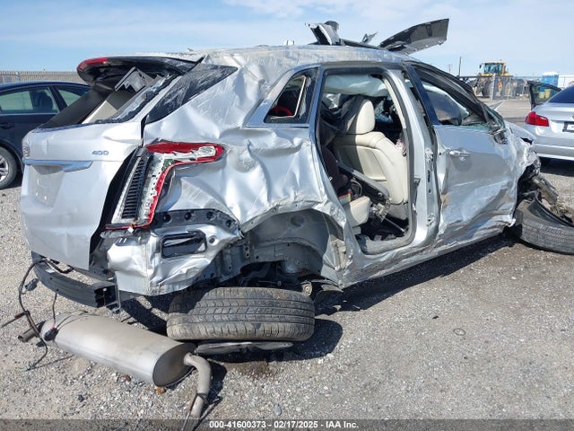2020 CADILLAC XT5 1GYKNCRS1LZ193060 Photo 3