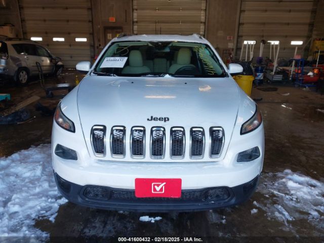 1C4PJLCS9HW650514 Jeep Cherokee Latitude Fwd