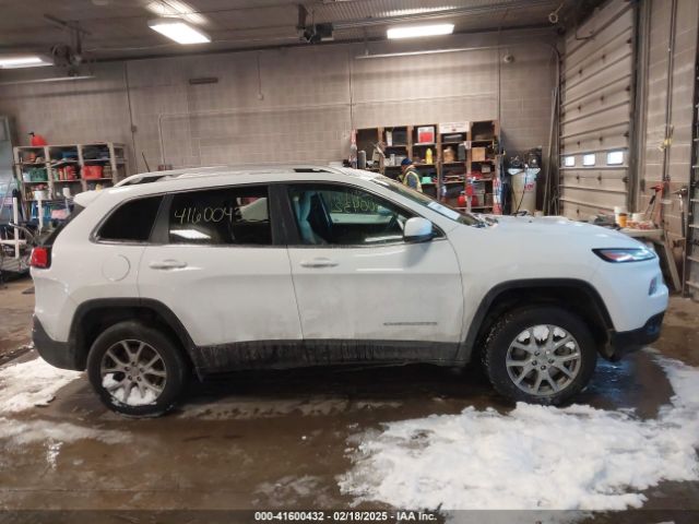 1C4PJLCS9HW650514 Jeep Cherokee Latitude Fwd