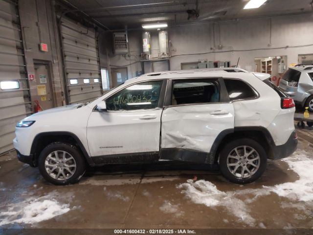 1C4PJLCS9HW650514 Jeep Cherokee Latitude Fwd