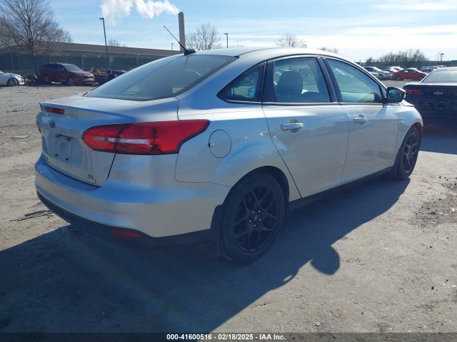 Ford FOCUS SE 2016 1FADP3FE0GL300458 Image 4