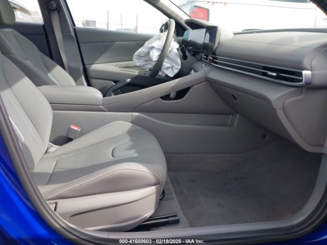 KMHLM4DGXRU820751 Hyundai ELANTRA SEL