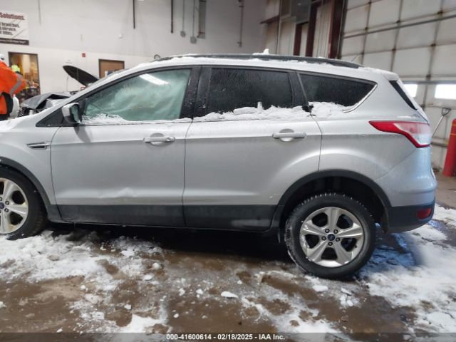 1FMCU9GXXGUB50673 Ford ESCAPE SE