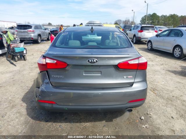 KNAFX4A8XG5526812 KIA FORTE EX