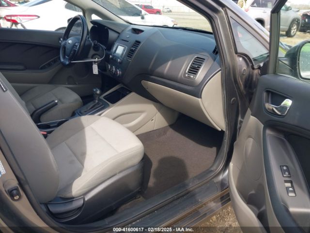 KNAFX4A8XG5526812 KIA FORTE EX