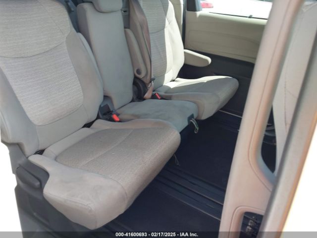 5TDBRKECXNS099704 Toyota SIENNA LE