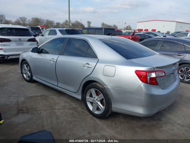 4T1BF1FK1EU852441 Toyota CAMRY SE