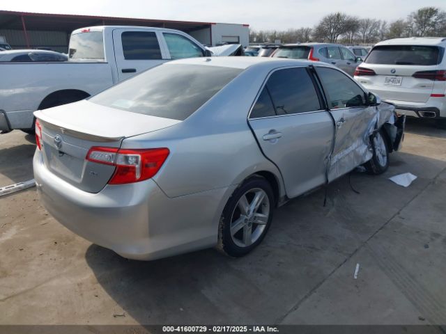 4T1BF1FK1EU852441 Toyota CAMRY SE