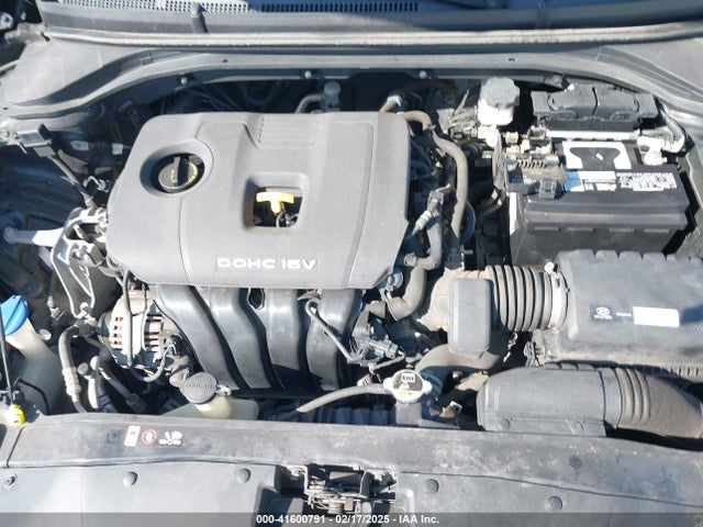 Hyundai ELANTRA SE 2017 5NPD74LF1HH102197 Image 10