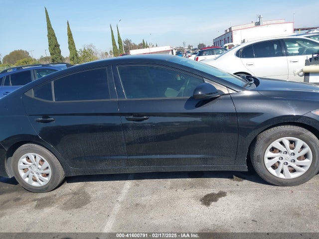 Hyundai ELANTRA SE 2017 5NPD74LF1HH102197 Image 13