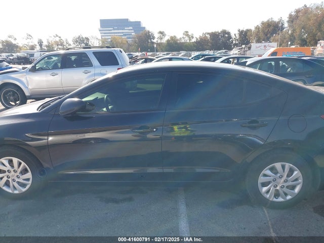 Hyundai ELANTRA SE 2017 5NPD74LF1HH102197 Image 14