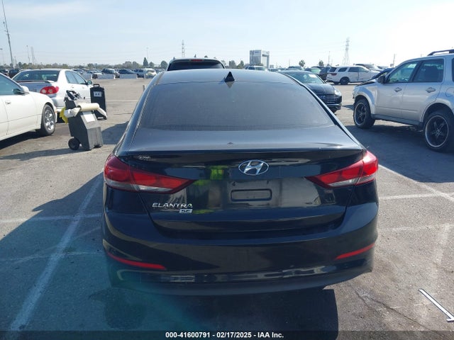 Hyundai ELANTRA SE 2017 5NPD74LF1HH102197 Image 16