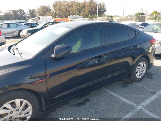 Hyundai ELANTRA SE 2017 5NPD74LF1HH102197 Image 6