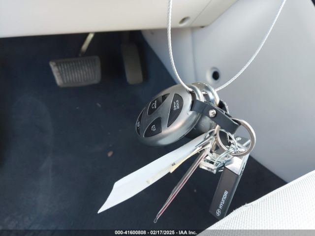 KM8HC3AB8RU104930 Hyundai Kona Sel