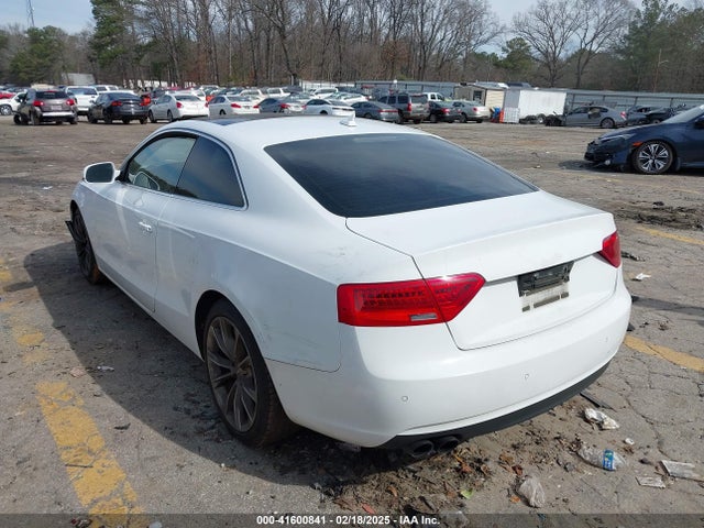 2013 AUDI A5 WAUVFAFR2DA031232 Photo 2