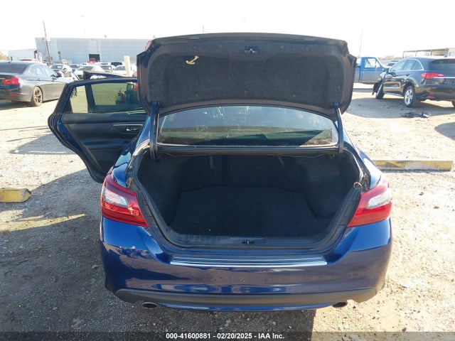 1N4AL3AP3HC137586 Nissan 2017