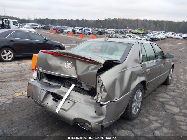 2011 CADILLAC DTS 1G6KH5E62BU102569 Photo 3