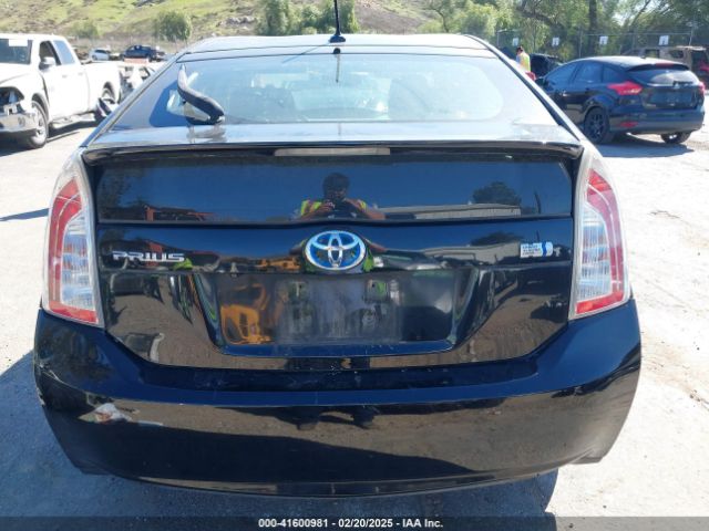 JTDKN3DU8E1755309 Toyota Prius Four