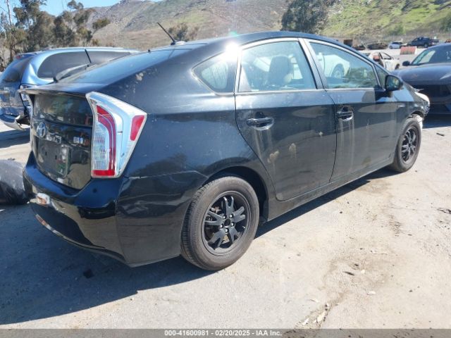 JTDKN3DU8E1755309 Toyota Prius Four