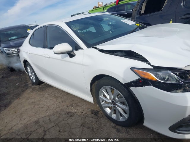 4T1C11AK9MU581752 Toyota CAMRY LE