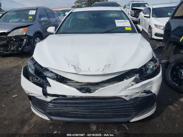 4T1C11AK9MU581752 Toyota CAMRY LE