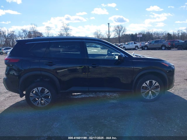 JN8AT3BBXMW235699 Nissan Rogue Sv Intelligent Awd