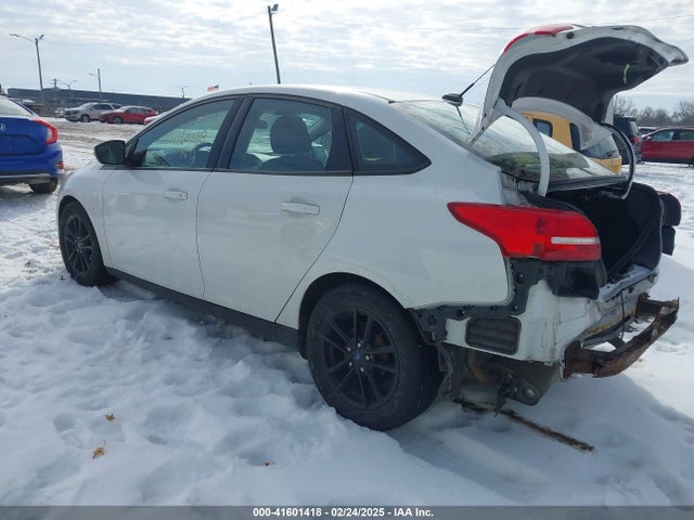 Ford FOCUS SE 2015 1FADP3F21FL312736 Image 3