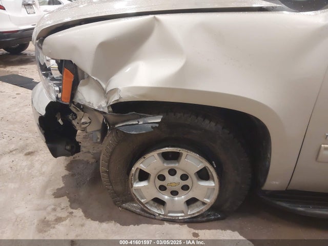 1GNSCBE0XER189402 Chevrolet Tahoe Lt