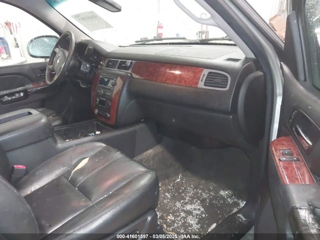 1GNSCBE0XER189402 Chevrolet Tahoe Lt