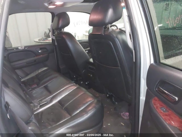 1GNSCBE0XER189402 Chevrolet Tahoe Lt