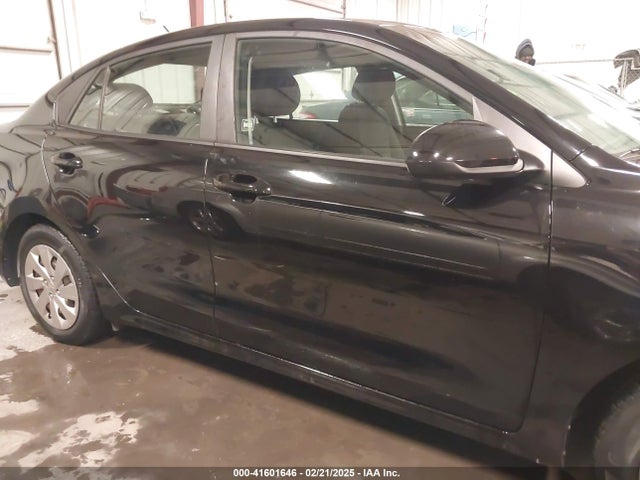 3KPA24AB0JE085162 KIA RIO S