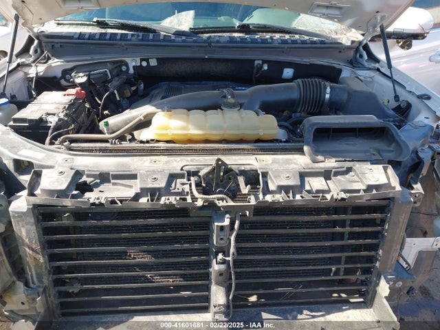 1FMJU1HT3KEA12044 Ford Expedition Xlt