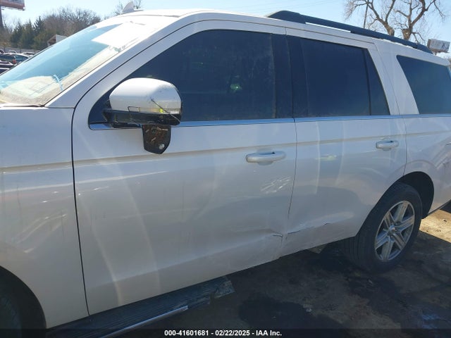 1FMJU1HT3KEA12044 Ford Expedition Xlt