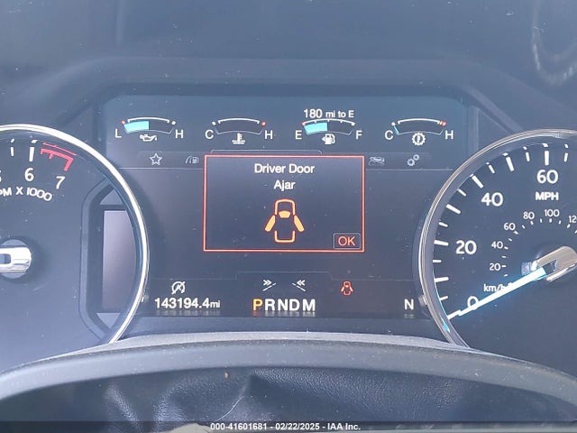 1FMJU1HT3KEA12044 Ford Expedition Xlt