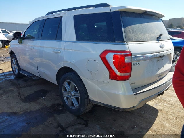 1FMJU1HT3KEA12044 Ford Expedition Xlt