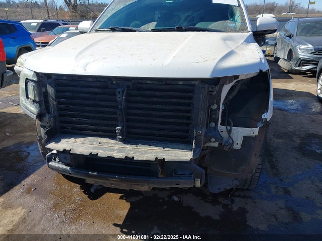 1FMJU1HT3KEA12044 Ford Expedition Xlt