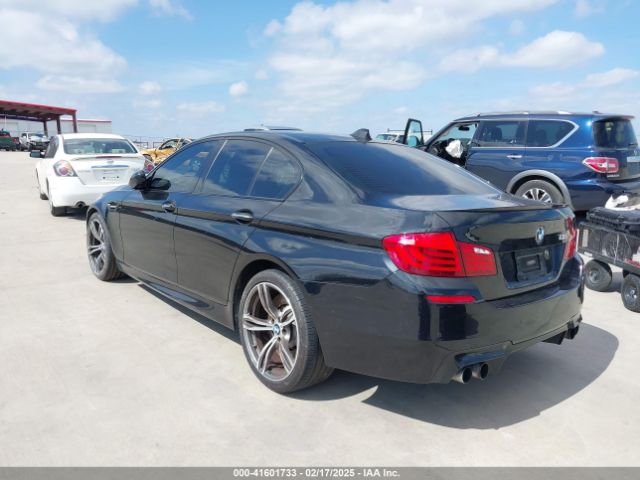 2013 BMW M5 WBSFV9C54DD095547 Photo 2