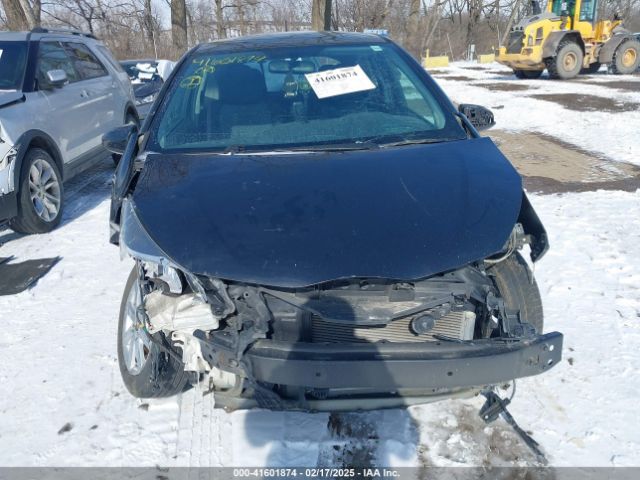 VNKJTUD34FA055116 Toyota YARIS LE