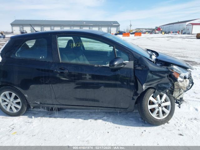 VNKJTUD34FA055116 Toyota YARIS LE