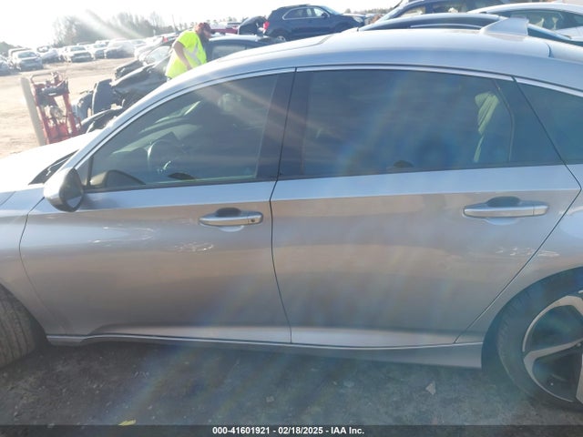 1HGCV1F36LA136882 Honda Accord Sport