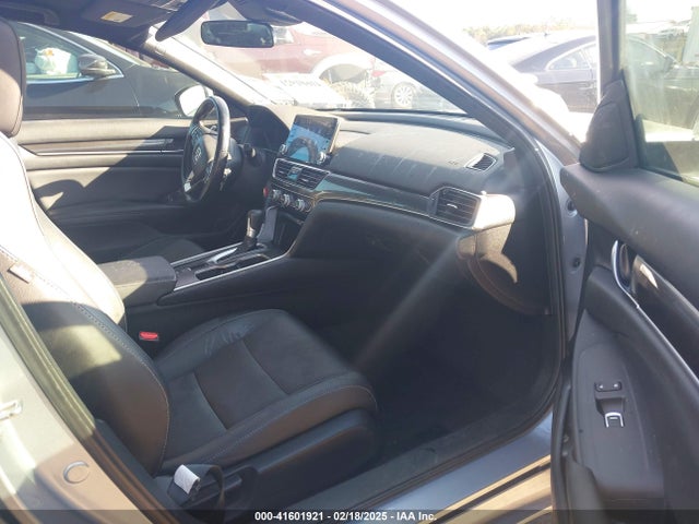 1HGCV1F36LA136882 Honda Accord Sport