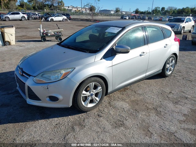 Ford FOCUS SE 2014 1FADP3K24EL447259 Image 2