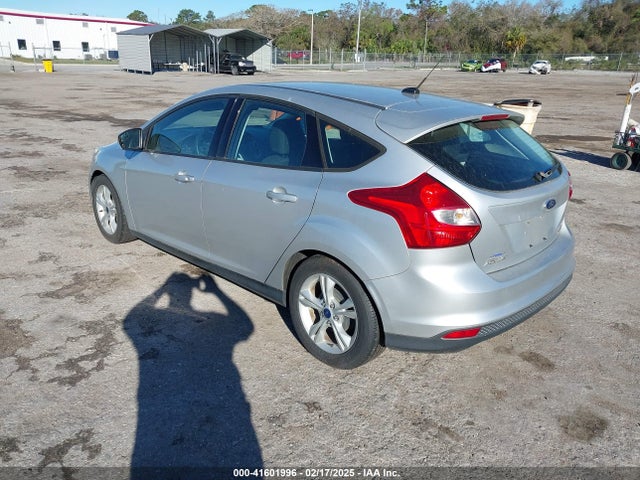 Ford FOCUS SE 2014 1FADP3K24EL447259 Image 3