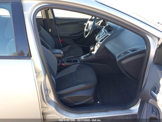 Ford FOCUS SE 2014 1FADP3K24EL447259 Image 5
