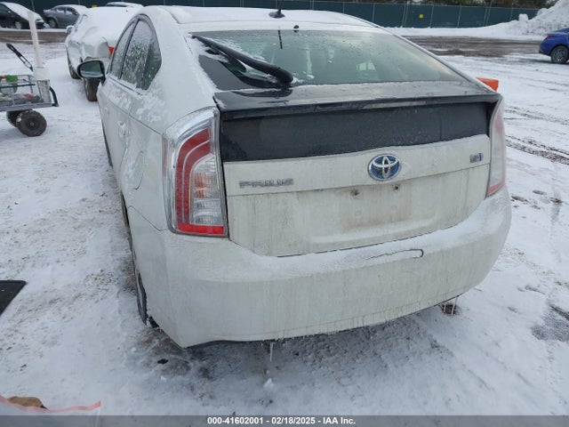 JTDKN3DU3F1933788 Toyota Prius