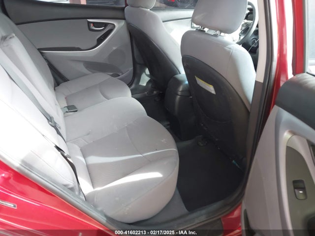 5NPDH4AE1FH594184 Hyundai ELANTRA SE