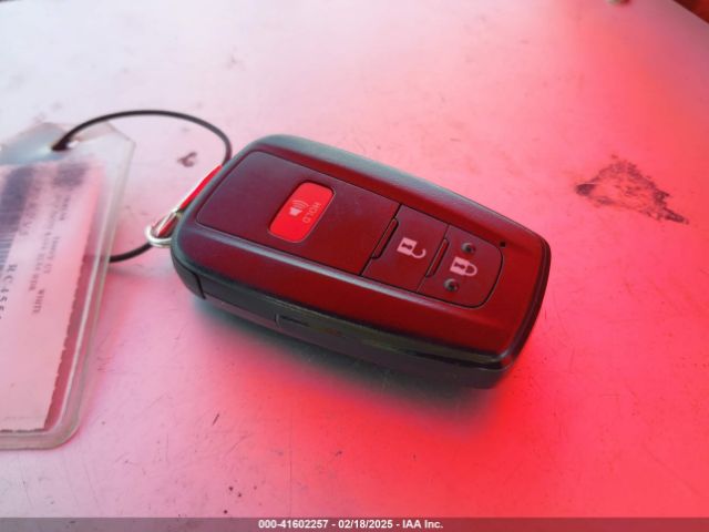 2T3P1RFV5RC455147 Toyota Rav4 Xle