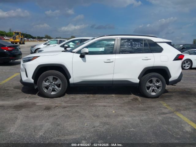 2T3P1RFV5RC455147 Toyota Rav4 Xle